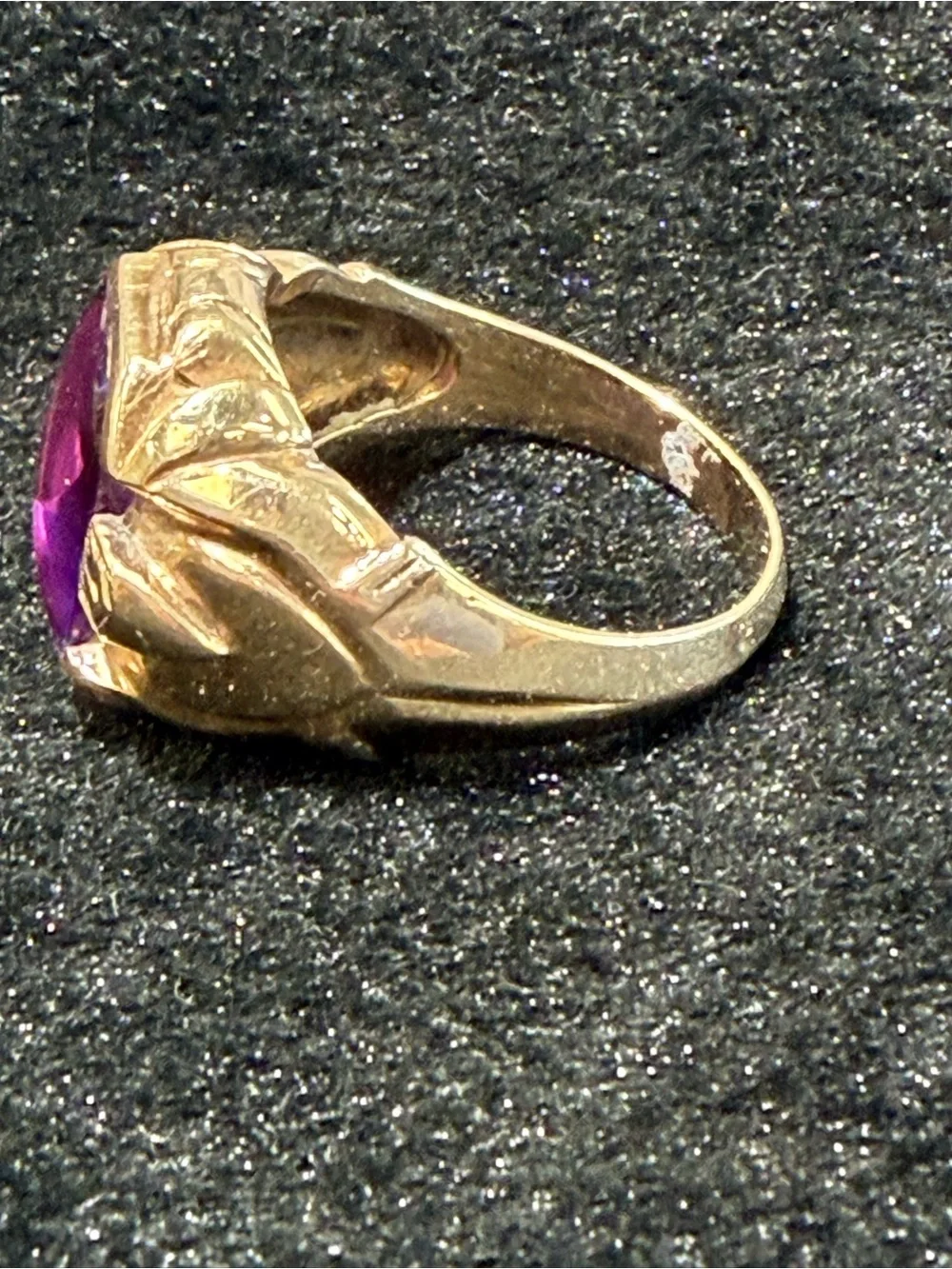 10k Yellow Gold Cabochon Amethyst Ring